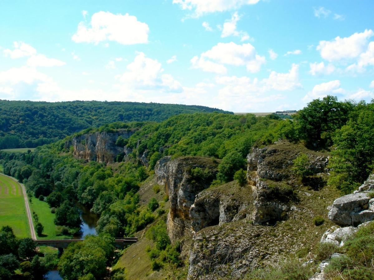 La Roche Du Moulin Vila Saint-More Exterior foto